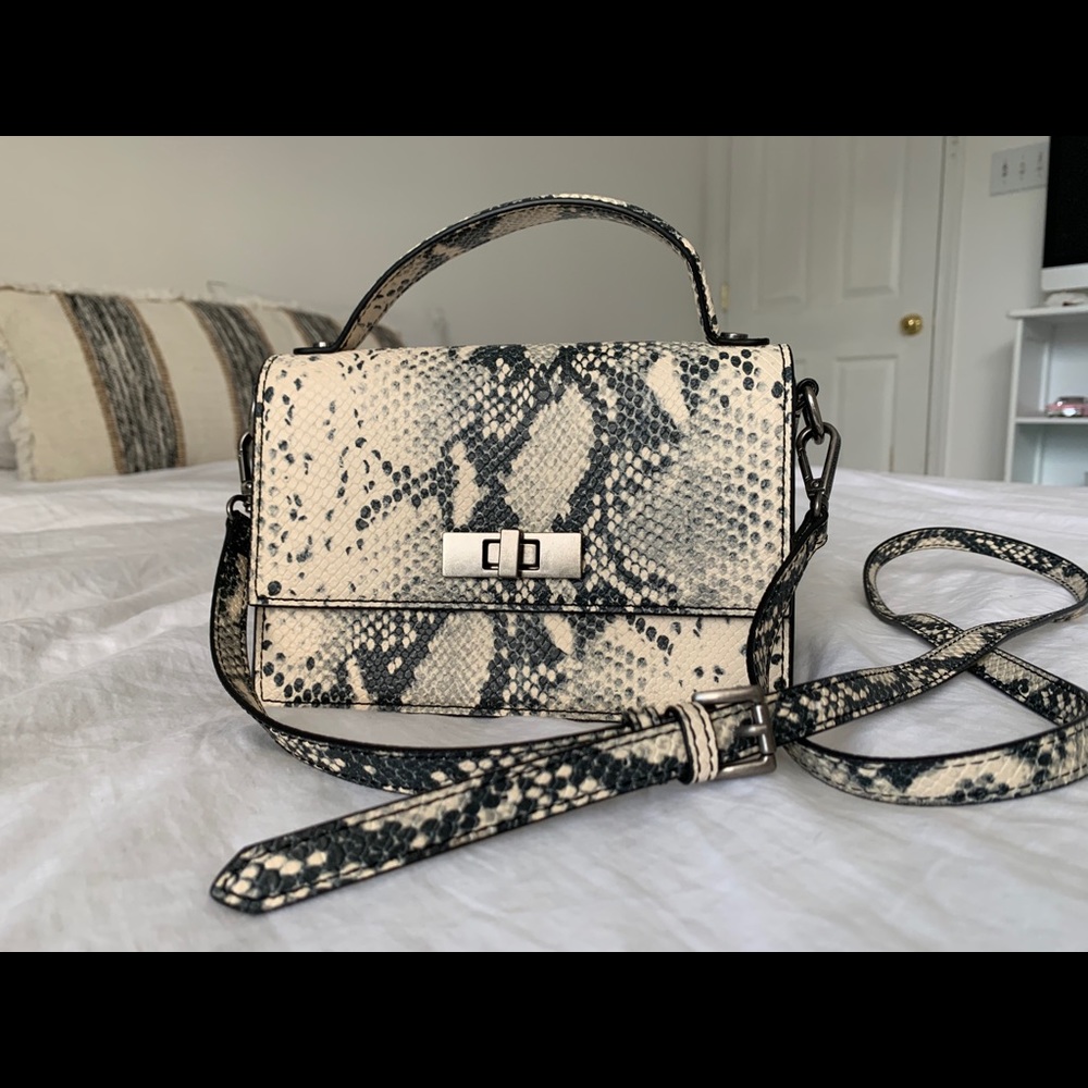 Snake crossbody